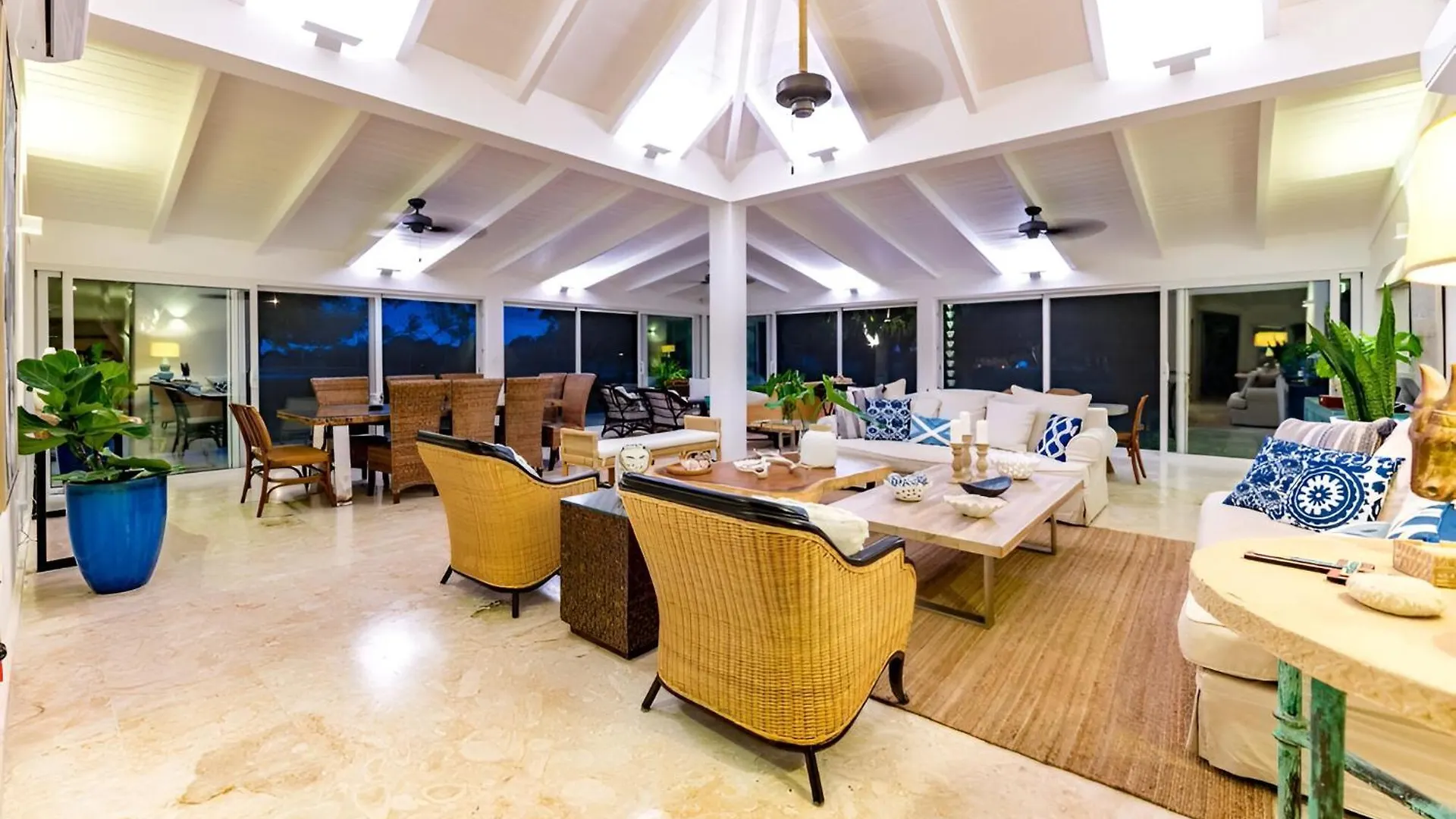Hermosa Villa En Alquiler En Casa De Campo Con Vista Al Campo De Golf La Romana